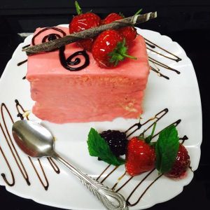 Prajitura cu capsuni si frisca nr 1024