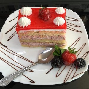 Prajitura cu capsuni si frisca nr 1025