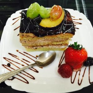 Prajitura cu fructe si caramel nr 1125