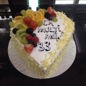 Tort cu frisca 2,3 kg nr 408