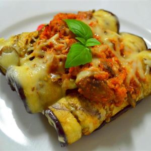 Rulouri de vinete cu carne de vita si ciuperci