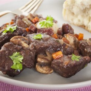 Mancarica de vita cu ciuperci si morcovi