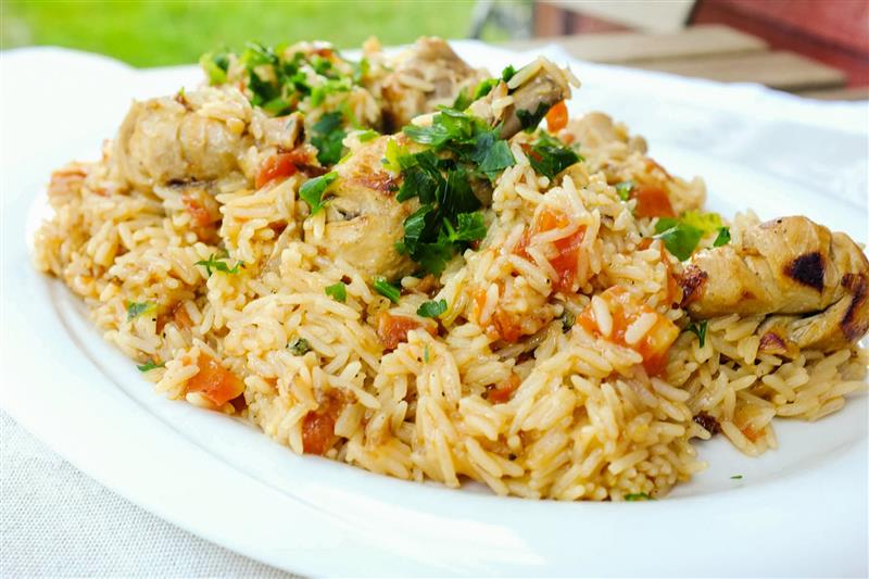 orez cu pui si rosii Dracula Cakes Londra