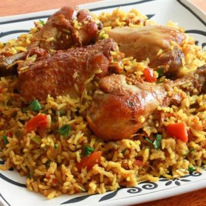 Orez cu pulpe de pui picante si legume