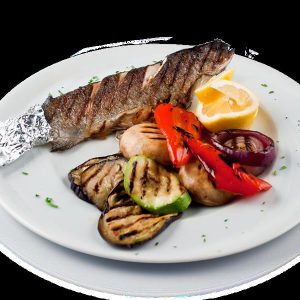 Pastrav cu garnitura de legume la gratar