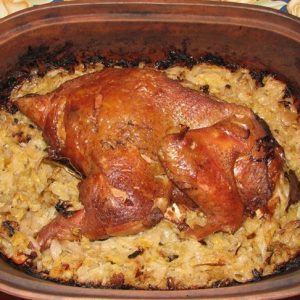 Varza calita la cuptor cu pui si legume