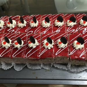 Prajitura cu fructe de padure si frisca nr 1y