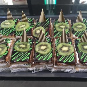 Prajitura cu crema de kiwi si frisca nr 2g
