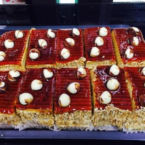 Prajitura cu crema de caramel si alune nr 2n