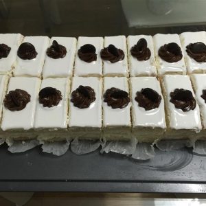 Prajitura cu crema de vanilie si frisca nr 2u
