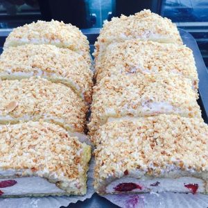 Rulada cu crema de fructe si alune nr 2z
