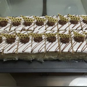Prajitura cu crema de iaurt si frica nr 2w