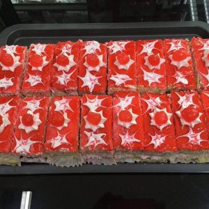 Prajitura cu crema de capsuni si vanilie nr 3c